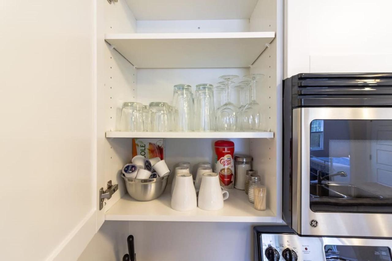 Newly Renovated Modern Condo Near Hospital, UNB Patio & Parking Coffee Saint John Esterno foto