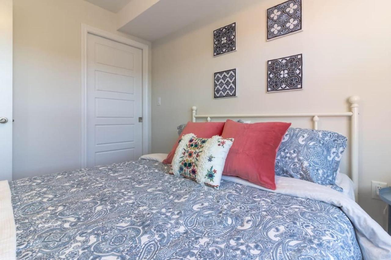 Newly Renovated Modern Condo Near Hospital, UNB Patio & Parking Coffee Saint John Esterno foto