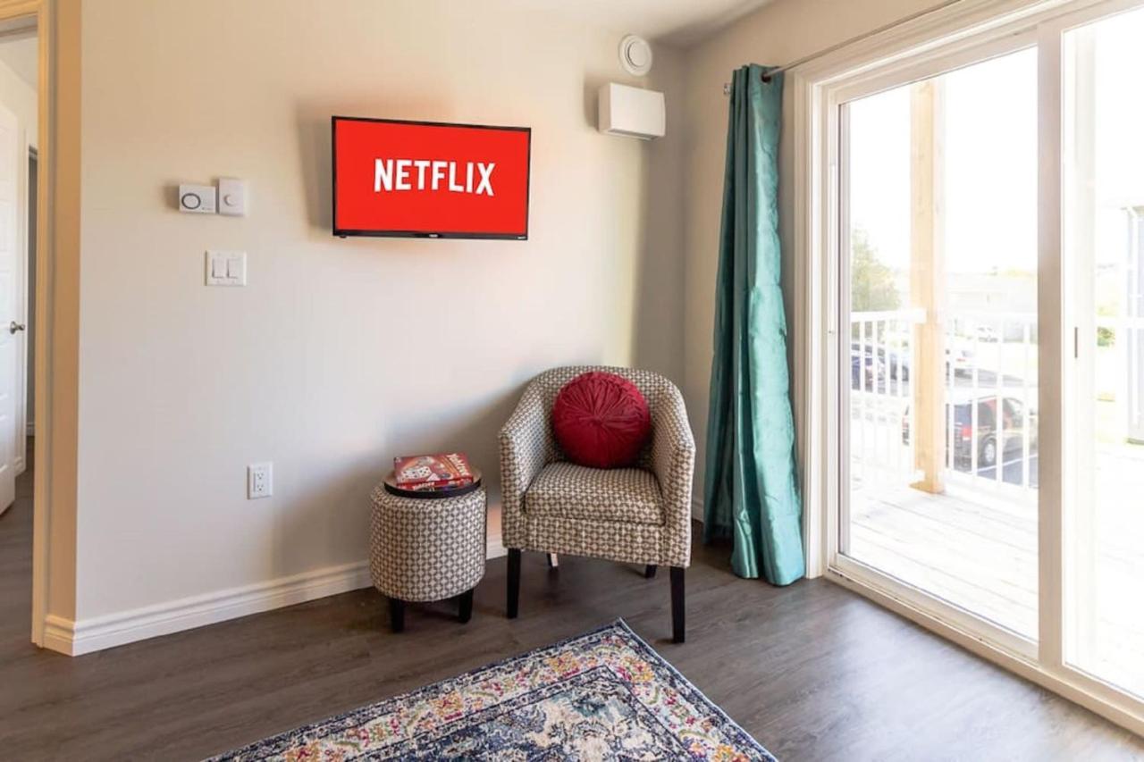 Newly Renovated Modern Condo Near Hospital, UNB Patio & Parking Coffee Saint John Esterno foto