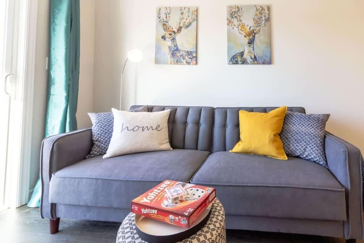 Newly Renovated Modern Condo Near Hospital, UNB Patio & Parking Coffee Saint John Esterno foto