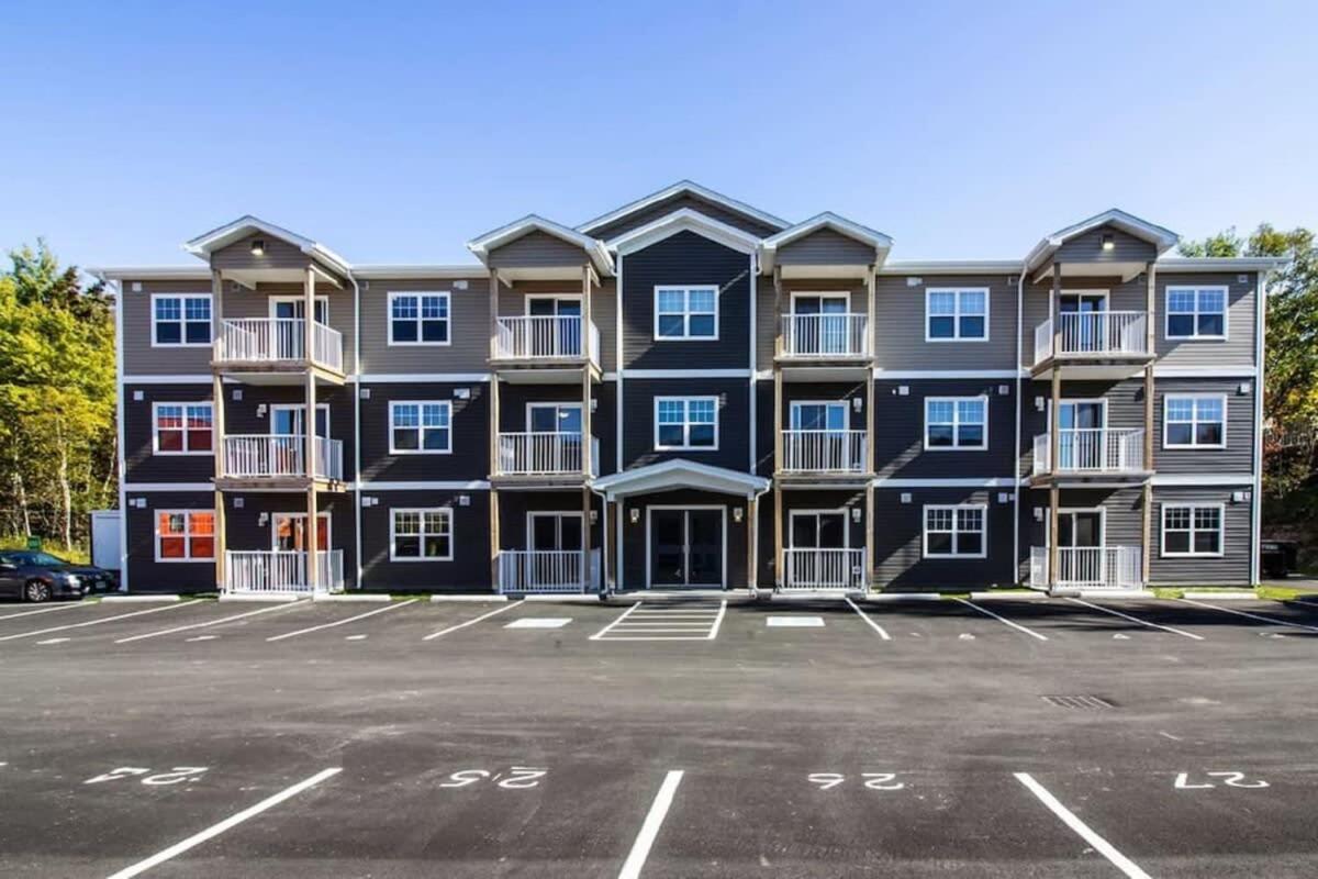 Newly Renovated Modern Condo Near Hospital, UNB Patio & Parking Coffee Saint John Esterno foto
